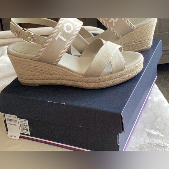 Women’s Wedge heel Espadrilles - Picture 2 of 8